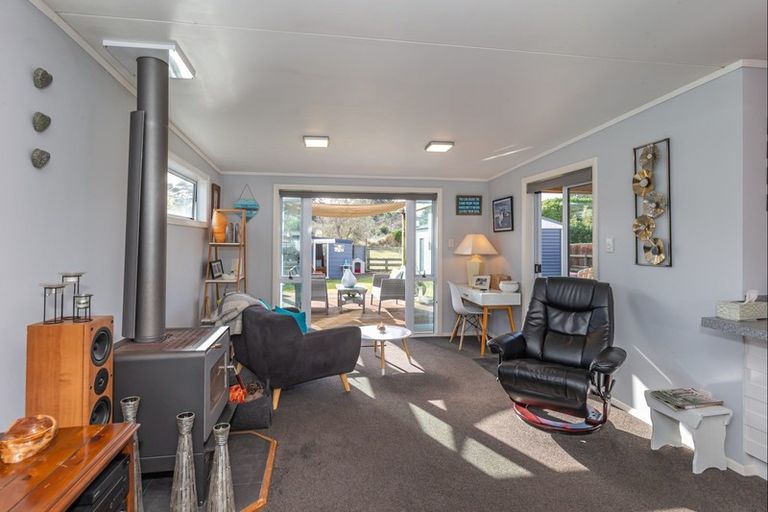 Photo of property in 50 Koputara Road, Himatangi Beach, Foxton, 4891