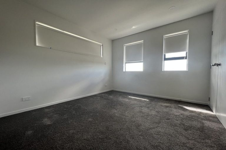 Photo of property in 1/43 Ranui Avenue, Ranui, Auckland, 0612