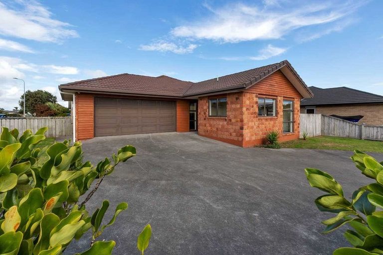 Photo of property in 1 Resolution Place, One Tree Point, 0118