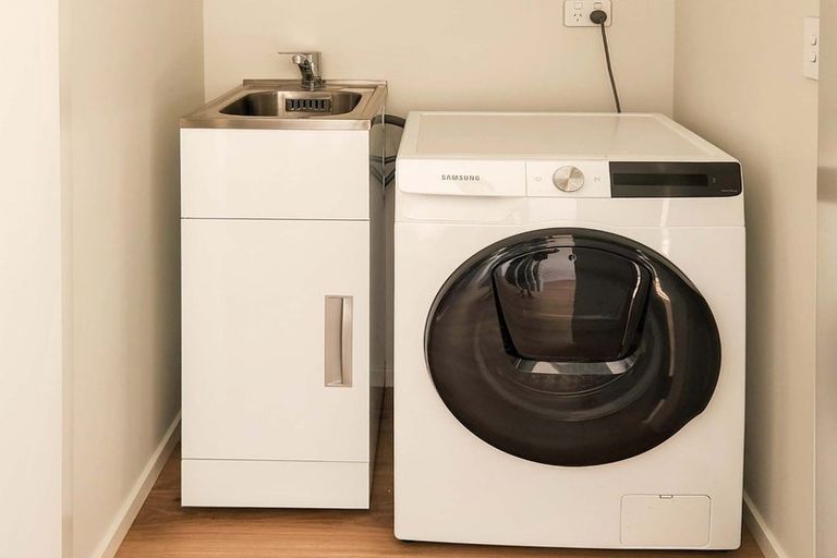 Photo of property in 2/11 Lees Grove, Wainuiomata, Lower Hutt, 5014