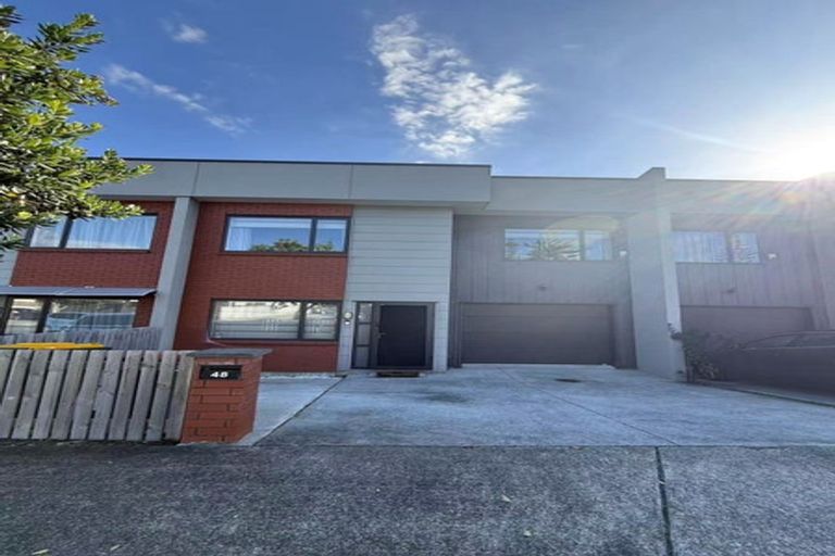 Photo of property in 48 Bordeaux Parade, Te Atatu South, Auckland, 0610