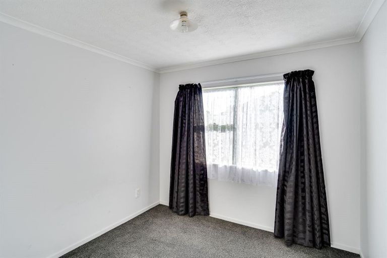 Photo of property in 2/13 Ted Harpur Place, Onekawa, Napier, 4110