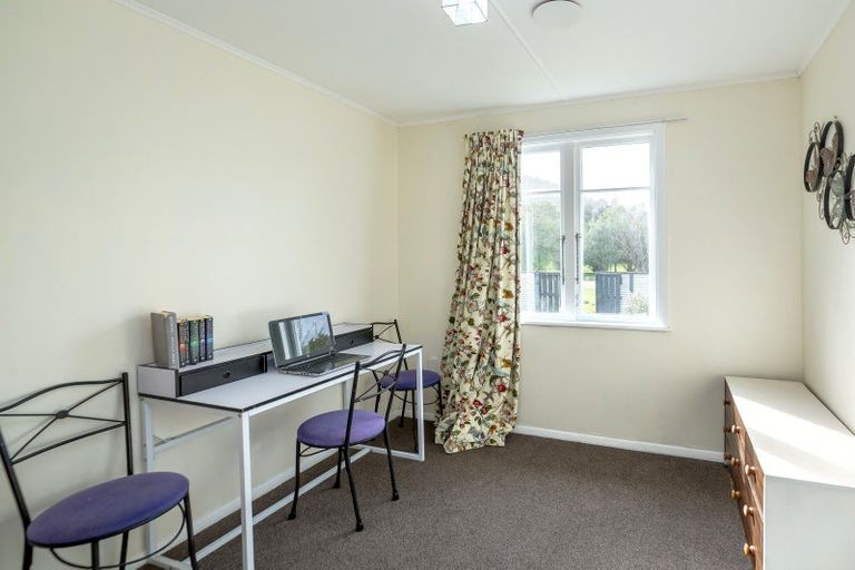 Photo of property in 22 Brandon Street, Featherston, 5710