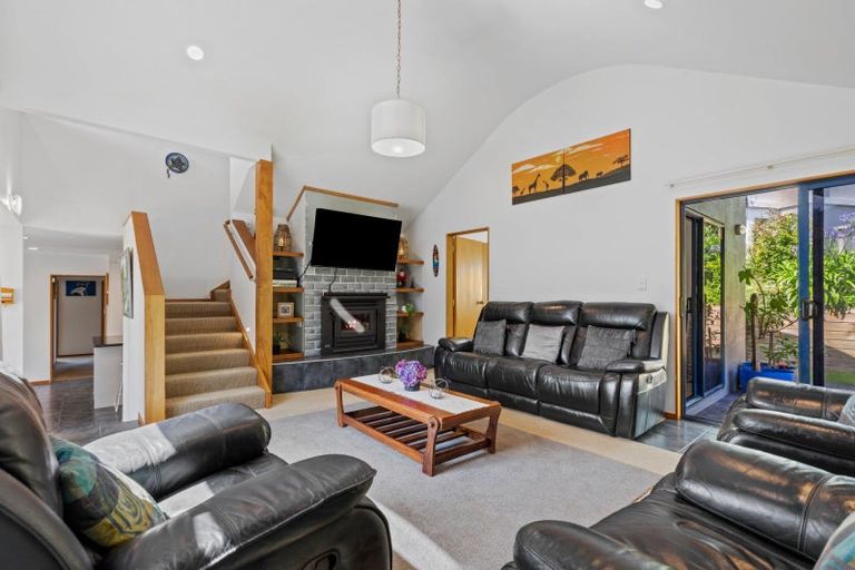 Photo of property in 28 Owen Place, Omokoroa, 3114