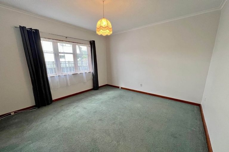 Photo of property in 1/945 High Street, Avalon, Lower Hutt, 5011
