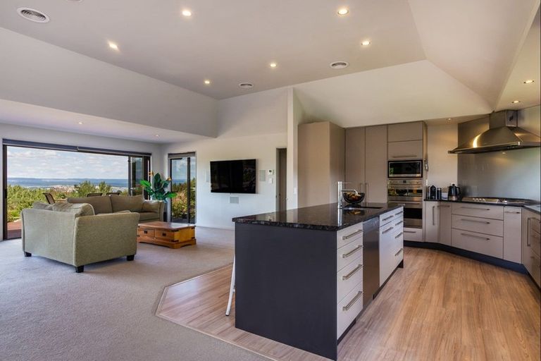 Photo of property in 400 Gillespie Place, Acacia Bay, Taupo, 3385