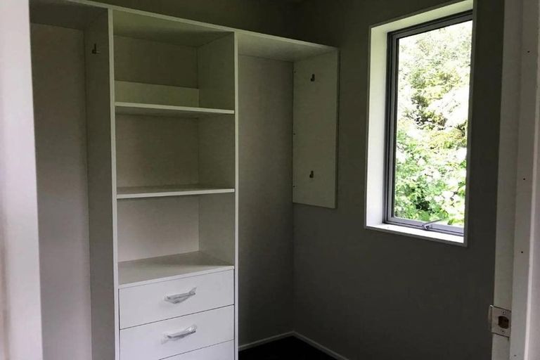 Photo of property in 15 Walnut Lane, Browns Bay, Auckland, 0630