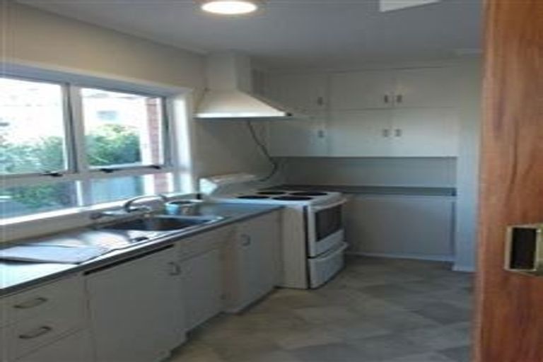 Photo of property in 2/11 Onepoto Road, Hauraki, Auckland, 0622