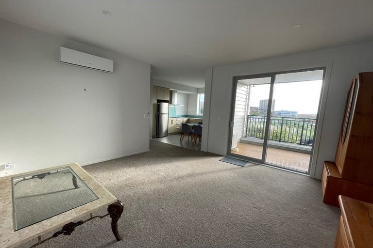 Photo of property in 7 Ceramic Lane, New Lynn, Auckland, 0600