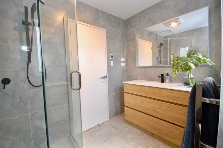 Photo of property in 298f Sunset Road, Windsor Park, Auckland, 0632