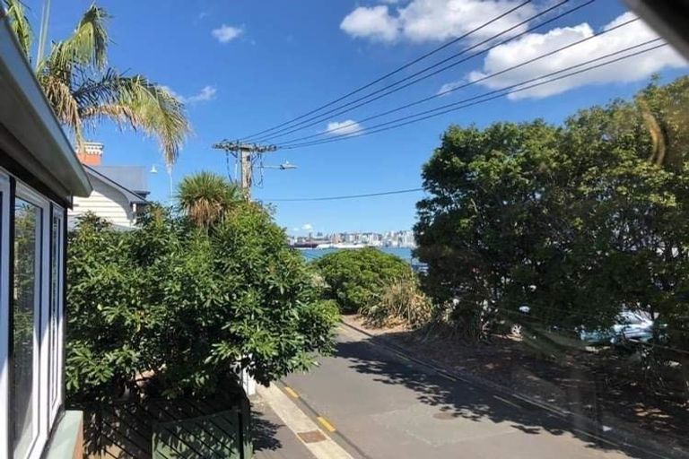 Photo of property in 1/2a Spring Street, Devonport, Auckland, 0624