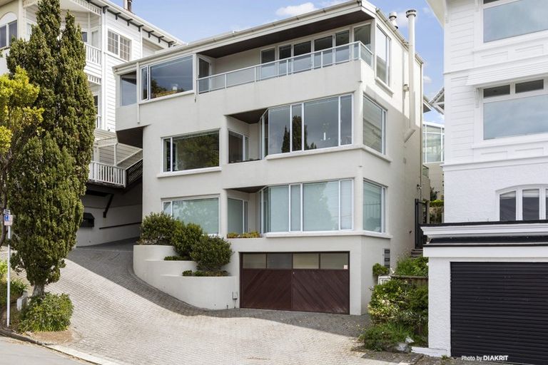 Photo of property in 10b Central Terrace, Kelburn, Wellington, 6012