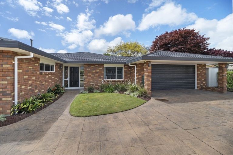 Photo of property in 17d Kinross Drive, Merrilands, New Plymouth, 4312