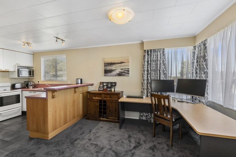 Photo of property in 186 Major Drive, Kelson, Lower Hutt, 5010