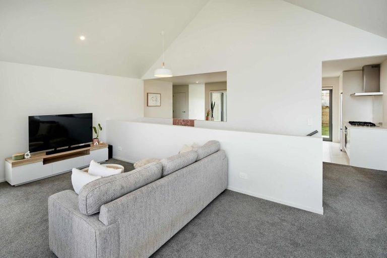 Photo of property in 11 Lemonwood Way, Woodridge, Wellington, 6037