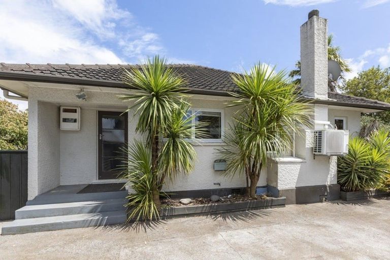 Photo of property in 475a Saint Aubyn Street, Moturoa, New Plymouth, 4310