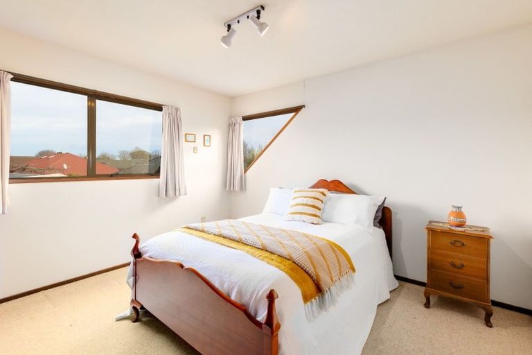 Photo of property in 9 Felstead Place, Avonhead, Christchurch, 8042