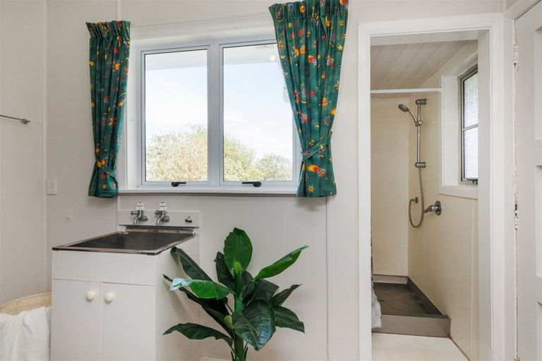 Photo of property in 18 Roore Street, Foxton Beach, Foxton, 4815