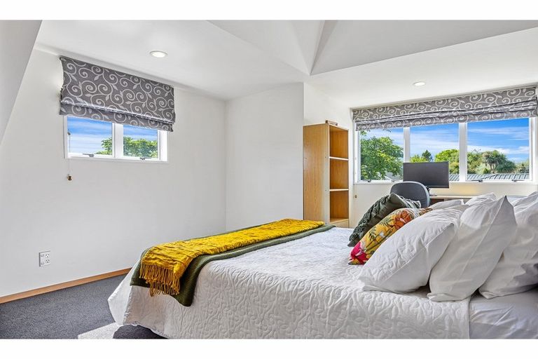 Photo of property in 156 Withells Road, Avonhead, Christchurch, 8042