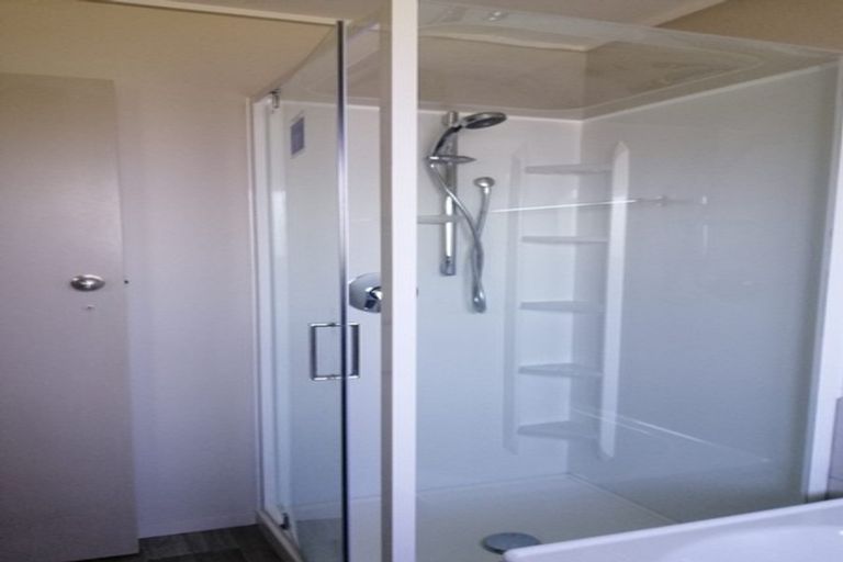 Photo of property in 2/7 Kathleen Place, Rainbow Point, Taupo, 3330