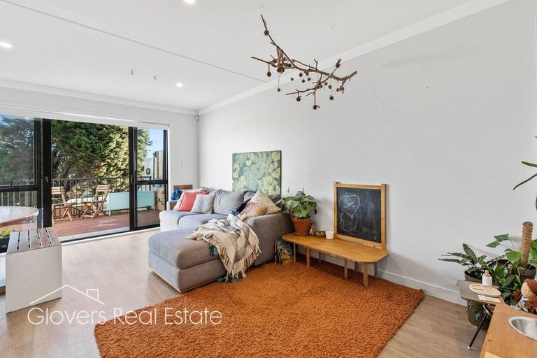 Photo of property in 4/2 Brandon Road, Glen Eden, Auckland, 0602