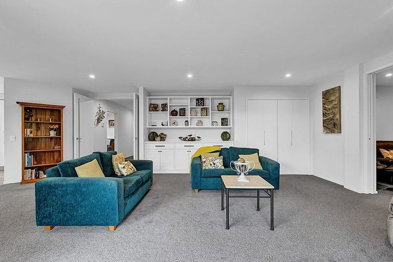 Photo of property in 184b Seaview Road, Westown, New Plymouth, 4310