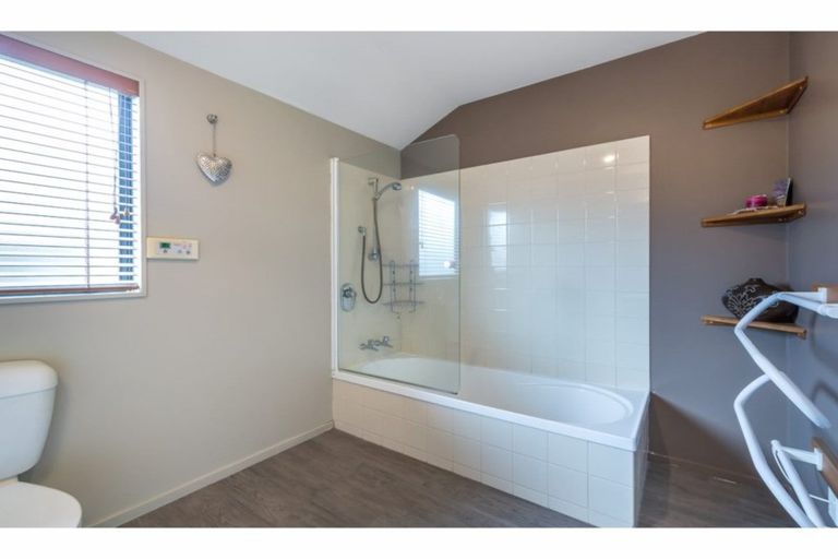 Photo of property in 16 Camleigh Close, Kaiapoi, 7630