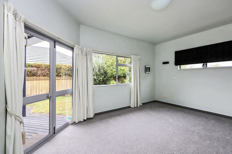 Photo of property in 135 Milton Road, Bluff Hill, Napier, 4110