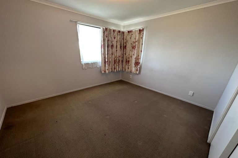 Photo of property in 150 Aviemore Drive, Highland Park, Auckland, 2010