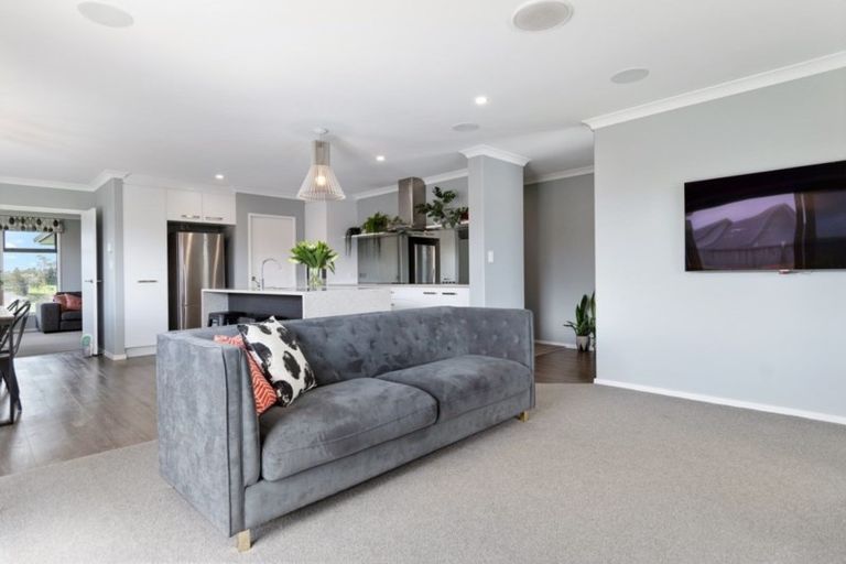 Photo of property in 19 Wairere Rise, Omokoroa, 3114