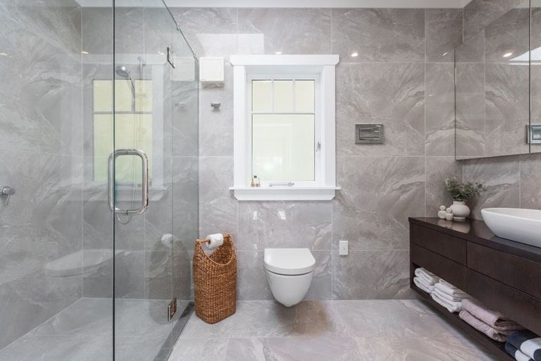 Photo of property in 24 Walter Road, Lowry Bay, Lower Hutt, 5013