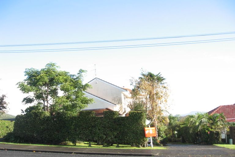 Photo of property in 84 Mellons Bay Road, Mellons Bay, Auckland, 2014