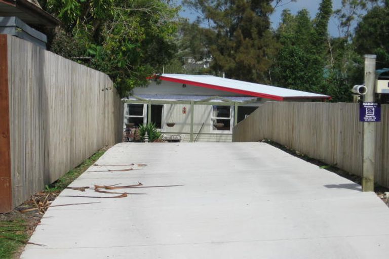 Photo of property in 12 Karo Place, Glendene, Auckland, 0602