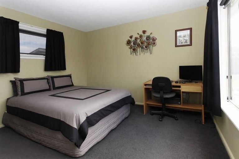 Photo of property in 39 Charlcott Street, Burnside, Christchurch, 8053