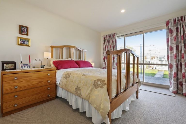 Photo of property in 30 Palmers Road, New Brighton, Christchurch, 8083