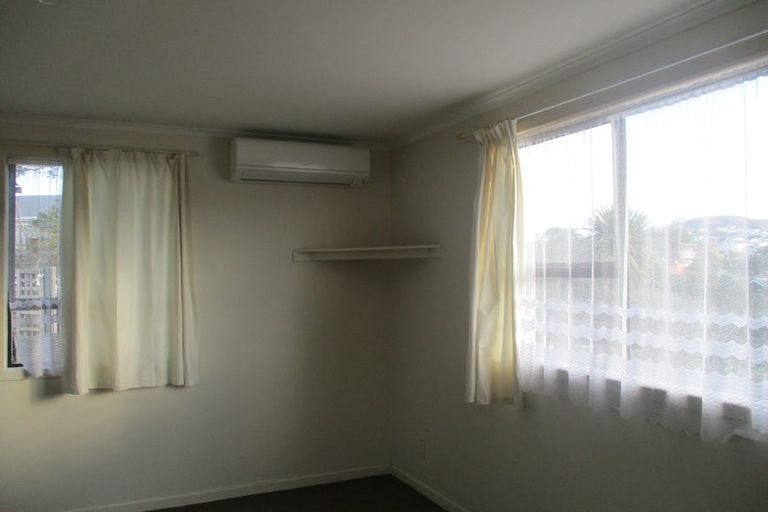 Photo of property in 81 Northland Road, Northland, Wellington, 6012