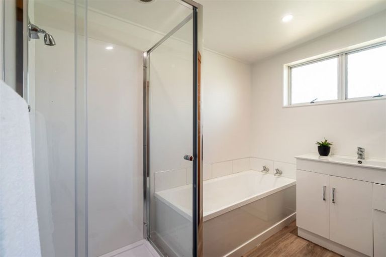 Photo of property in 2/35a Rangatira Road, Beach Haven, Auckland, 0626