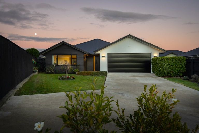 Photo of property in 12 Huffington Place, Feilding, 4702