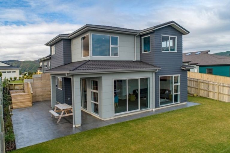 Photo of property in 105 Endeavour Drive, Whitby, Porirua, 5024