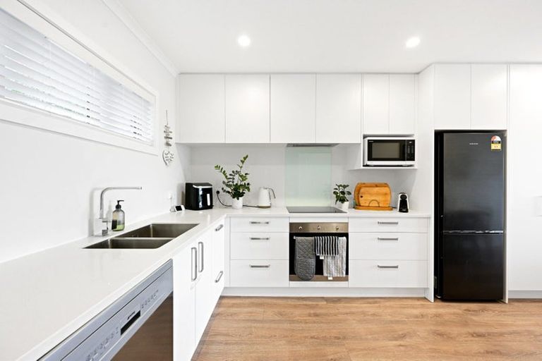 Photo of property in 10/19 Ruakiwi Road, Hamilton Lake, Hamilton, 3204