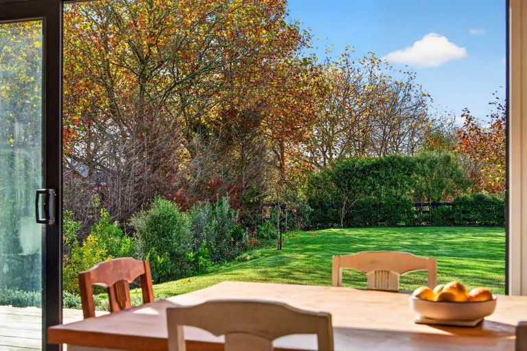 Photo of property in 122c Monument Road, Clevedon, 2582