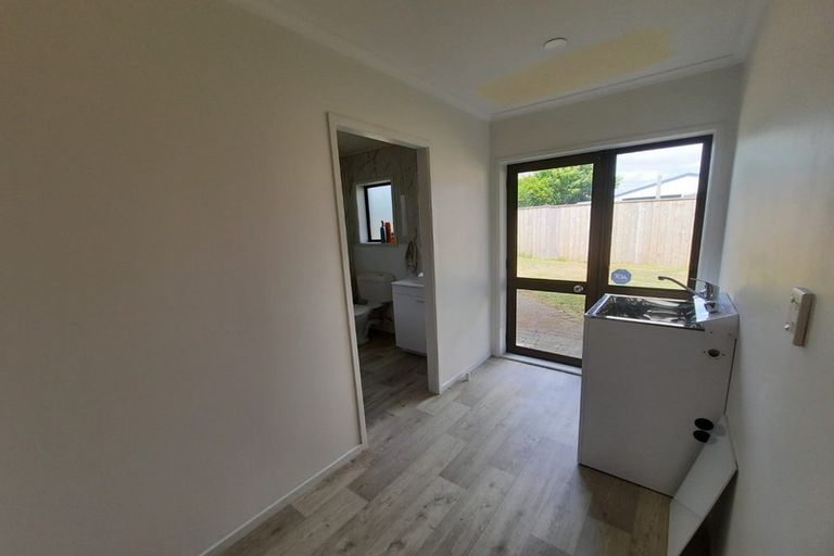 Photo of property in 32 Hadley Wood Drive, Wattle Downs, Auckland, 2103