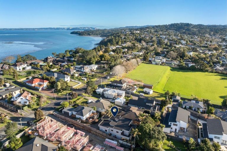 Photo of property in 13a Cliff View Drive, Green Bay, Auckland, 0604