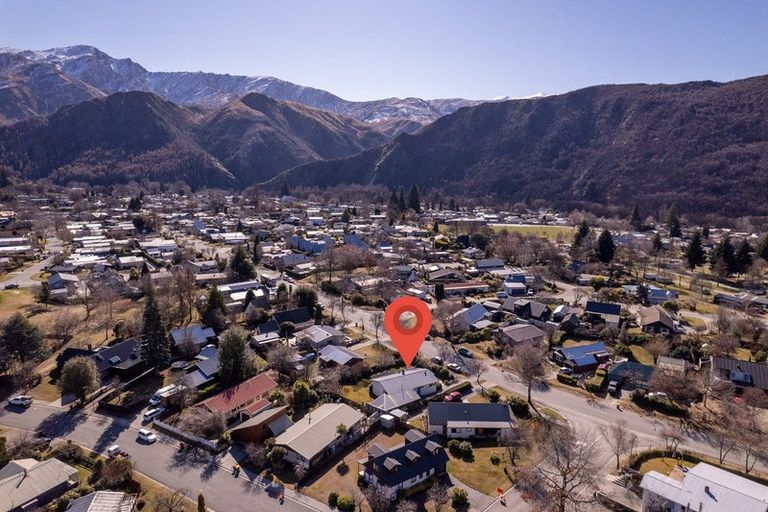 Photo of property in 42 Adamson Drive, Arrowtown, 9302