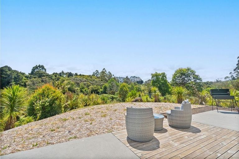 Photo of property in 166 Waimate Road North, Kerikeri, 0293