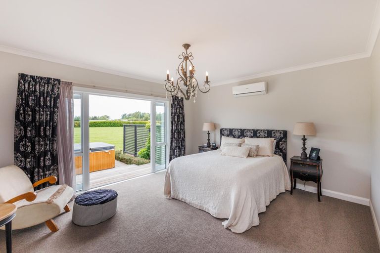 Photo of property in 167 Oroua Road, Kairanga, Palmerston North, 4475