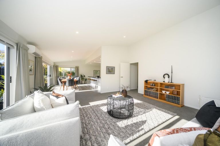 Photo of property in 41 Karina Terrace, Roslyn, Palmerston North, 4414