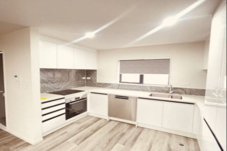 Photo of property in 4/2 Smiths Avenue, Papakura, 2110