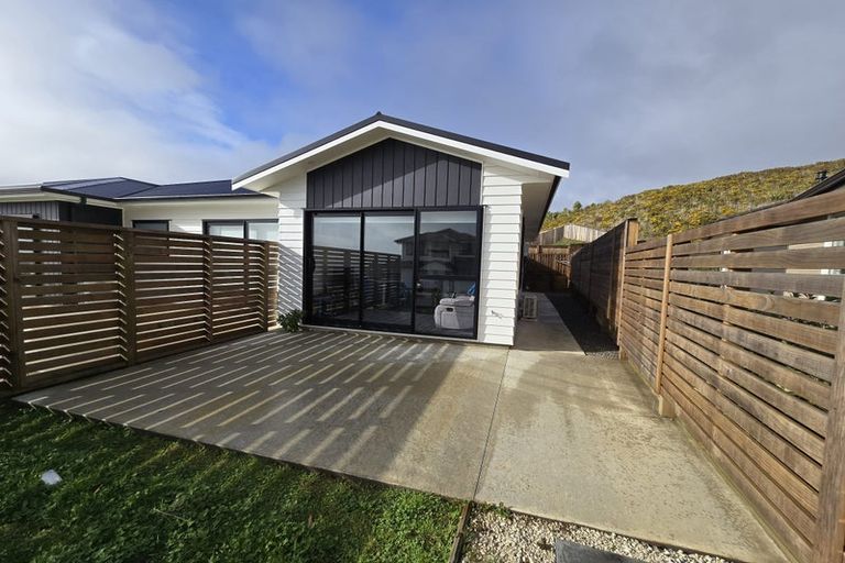 Photo of property in Queen Charlotte Drive, Aotea, Porirua, 5024