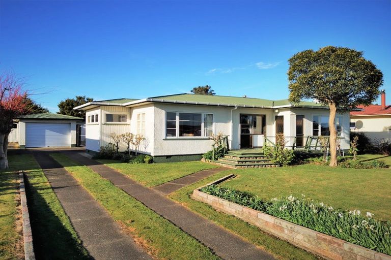 Photo of property in 73 Barraud Street, Dannevirke, 4930